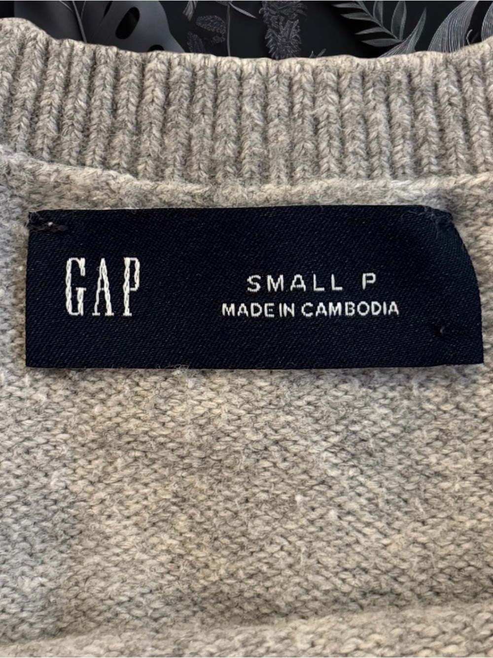 GAP Lot of 2 Cashsoft Knit Scoop Neck Tank Tops Red Gray Sz Small Petite - Picture 4 of 6